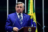 Izalci Lucas lamenta baixo índice de alfabetização