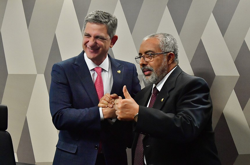 Participam:
presidente em exercício da CCJ, senador Rogério Carvalho (PT-SE);
senador Paulo Paim (PT-RS).
