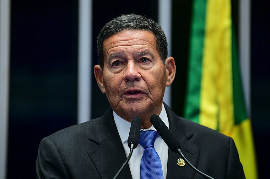 Em discurso, à tribuna, senador Hamilton Mourão (Republicanos-RS).