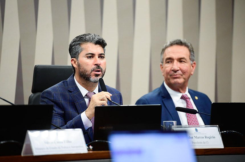 Mesa: 
presidente da CI, senador Marcos Rogério (PL-RO);
senador Lucas Barreto (PSD-AP).