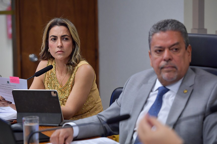 Mesa: 
relatora da CPIBETS, senadora Soraya Thronicke (Podemos-MS);
presidente da CPIBETS, senador Dr. Hiran (PP-RR).