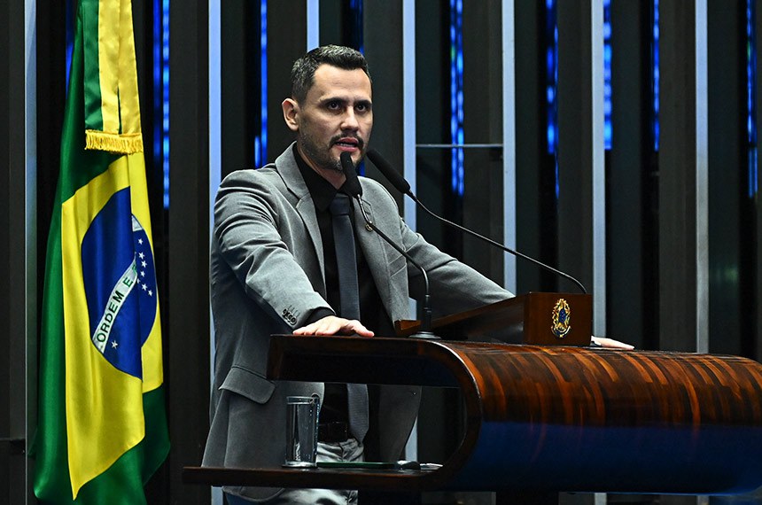 Em discurso, à tribuna, senador Cleitinho (Republicanos-MG).