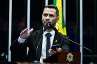 Cleitinho critica sigilo em voos da FAB e comemora avanço da PEC do IPVA