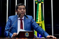 Beto Faro homenageia papa Francisco