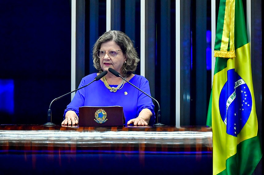 À tribuna, em discurso, senadora Teresa Leitão (PT-PE). 