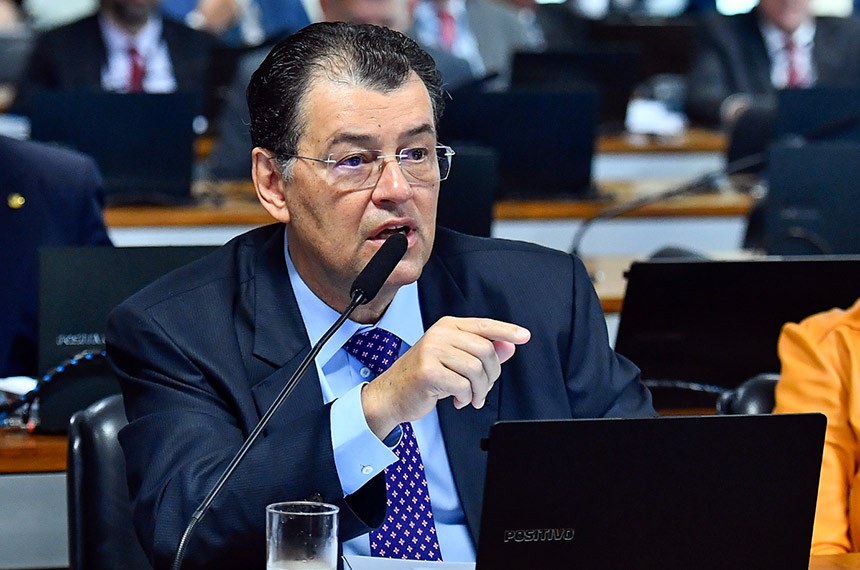 Bancada:
senador Eduardo Braga (MDB-AM), em pronunciamento.