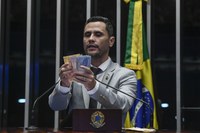 Cleitinho propõe cortar fundo partidário para custear energia de famílias de baixa renda