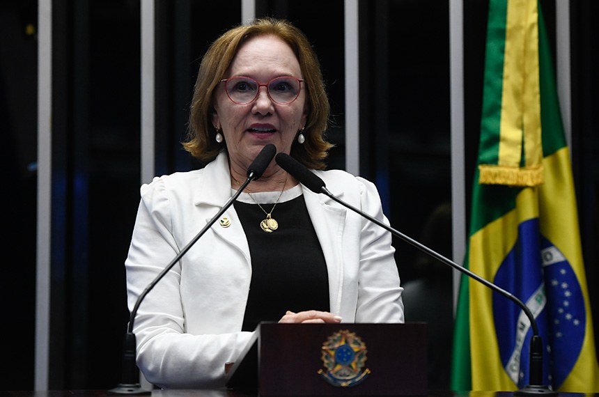 Em discurso, à tribuna, senadora Zenaide Maia (PSD-RN). 