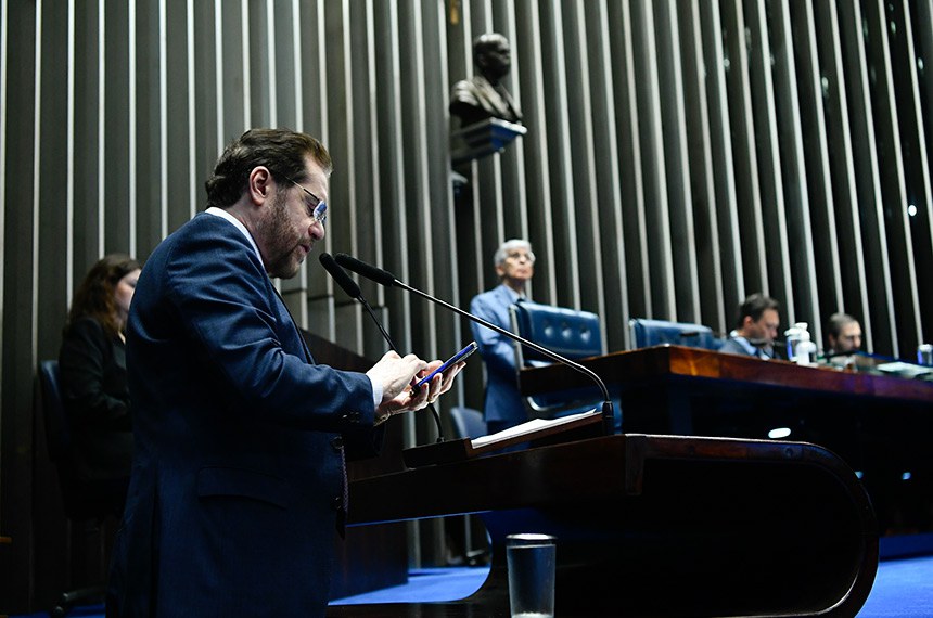 Mesa: 
senador Styvenson Valentim (PSDB-RN); conduz sessão;
secretário-geral da Mesa do Senado Federal, Danilo Augusto Barboza de Aguiar. 