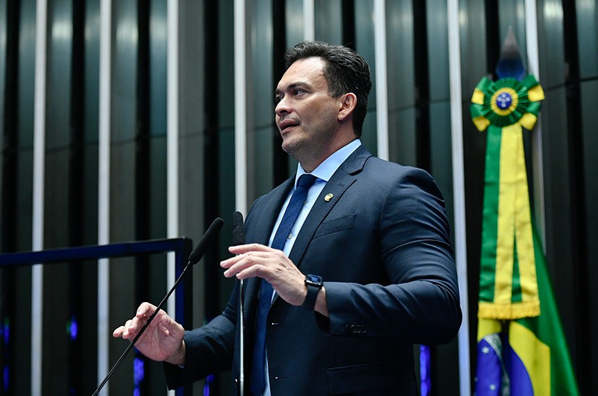 Senador Styvenson Valentim (PSDB-RN) em discurso à tribuna.