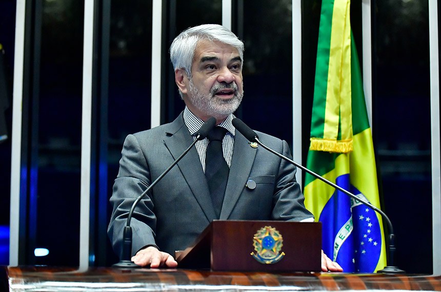 Em discurso, à tribuna, senador Humberto Costa (PT-PE).