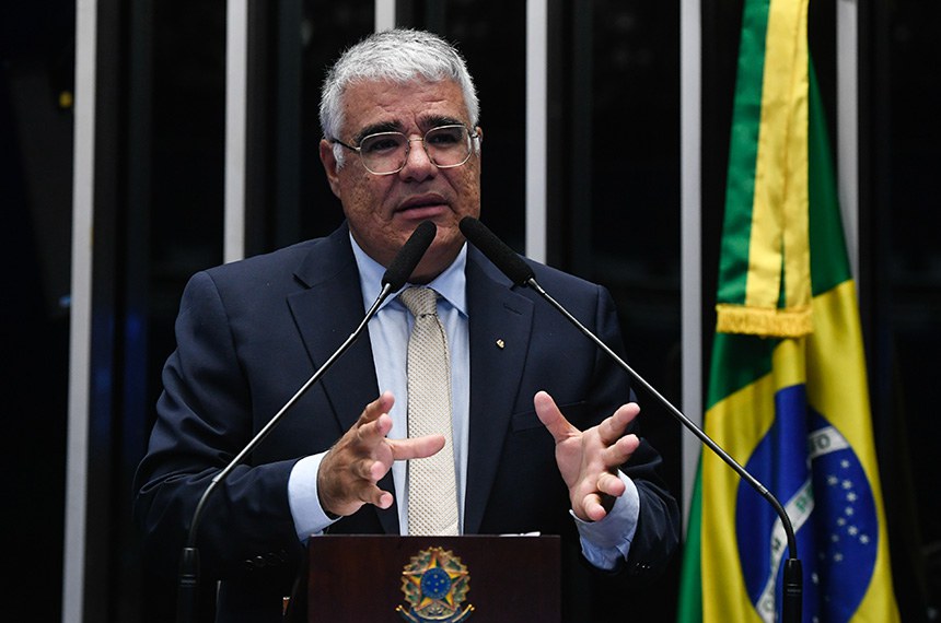 Em discurso, à tribuna, senador Eduardo Girão (Novo-CE).