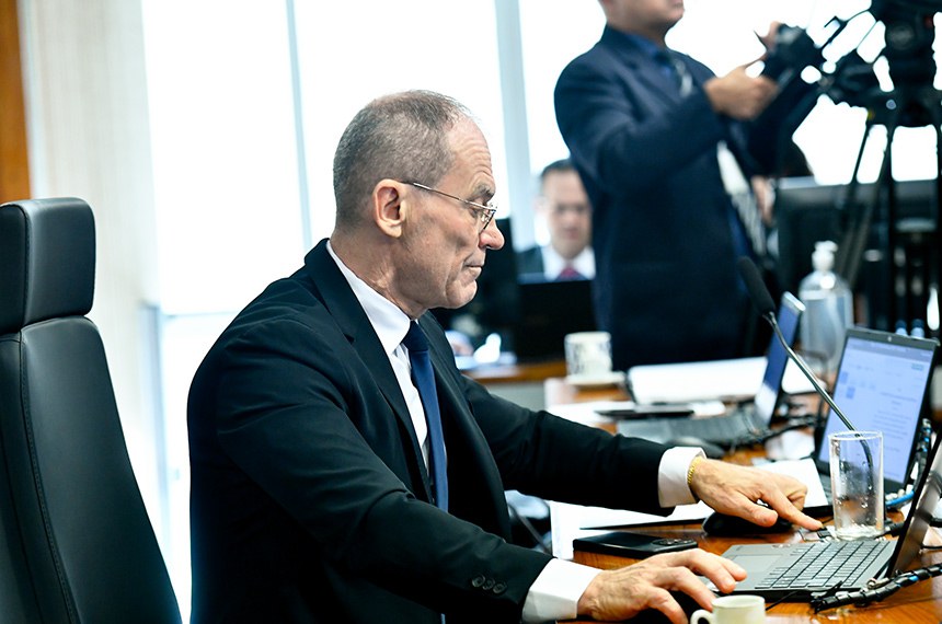 Mesa: 
presidente da CMA, senador Fabiano Contarato (PT-ES).