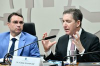 À CSP, Glenn Greenwald acusa Alexandre de Moraes de abuso de poder