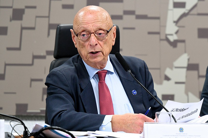 Mesa: 
presidente eventual da CRE, senador Esperidião Amin (PP-SC).