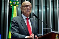 Esperidião Amin cobra apoio à indústria têxtil brasileira