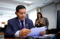 CCJ aprova prioridade para ações cíveis sobre violência contra a mulher