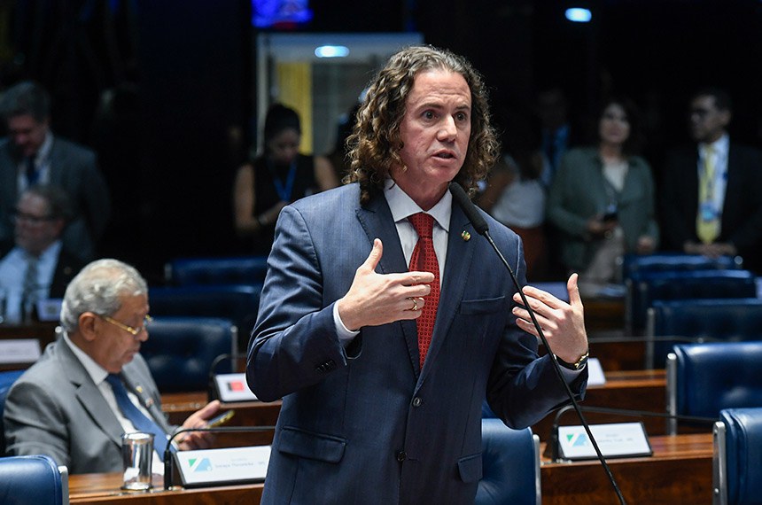 Senador Veneziano Vital do Rêgo (MDB-PB) em pronunciamento à bancada.