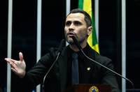 Cleitinho critica PLP para aumentar número de deputados