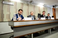 Na CAS, debatedores apontam falhas na regulação de planos de saúde