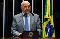 Confúcio Moura defende educação como prioridade para desenvolvimento