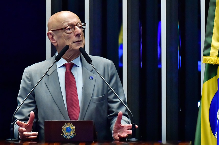 À tribuna, em discurso, senador Esperidião Amin (PP-SC). 