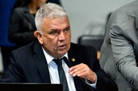 Avança projeto que permite desconto salarial para pagar por improbidade