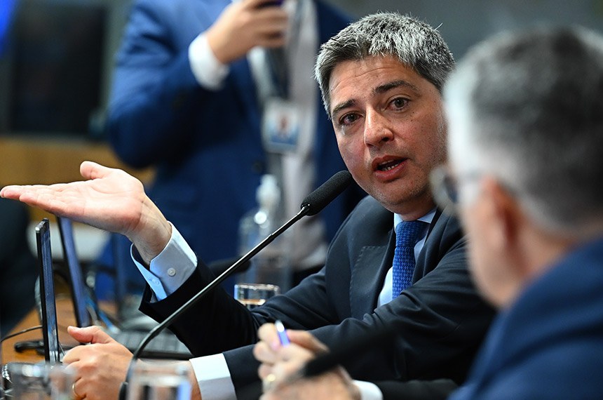 Bancada:
senador Carlos Portinho (PL-RJ), em pronunciamento.