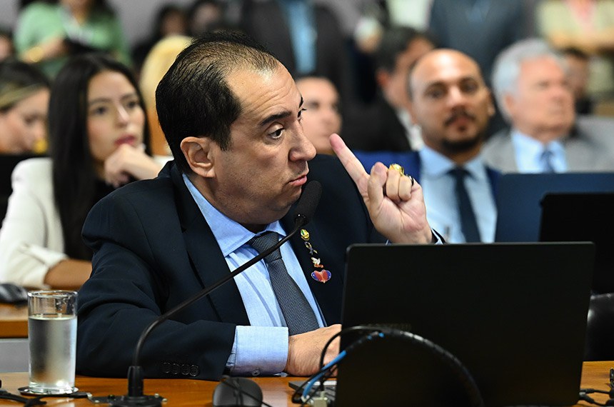 Bancada:
senador Jorge Kajuru (PSB-GO), em pronunciamento.