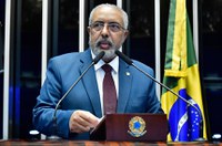 Paim critica proposta de congelamento do salário mínimo