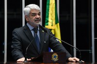 Mujfica foi um revolucionário com pés na lama e olhos no horizonte, diz Humberto