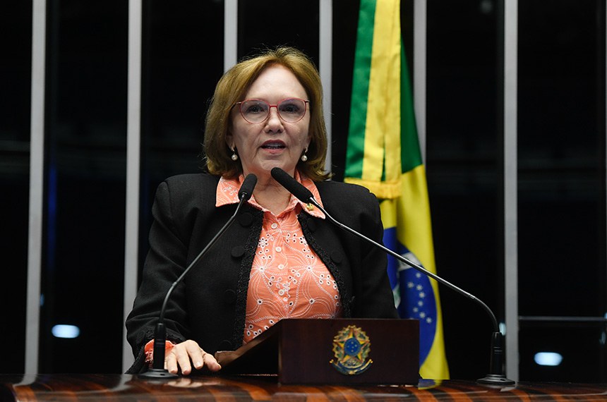 Em discurso, à tribuna, senadora Zenaide Maia (PSD-RN).