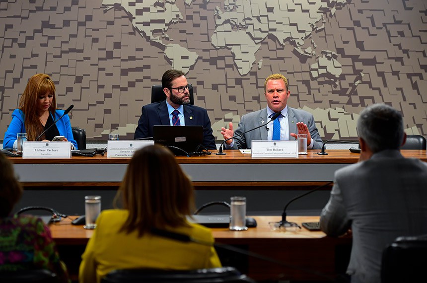 Mesa: 
jornalista Lidiane Pacheco;
presidente eventual da CDH, senador Jorge Seif (PL-SC);
fundador da Operation Underground Railroad (OUR), Tim Ballard, em pronunciamento.