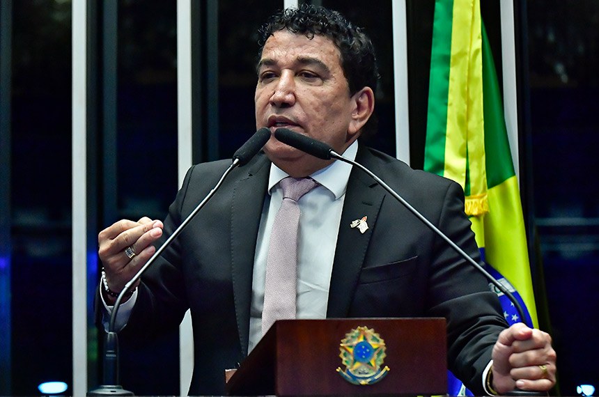 Em discurso, à tribuna, senador Magno Malta (PL-ES).