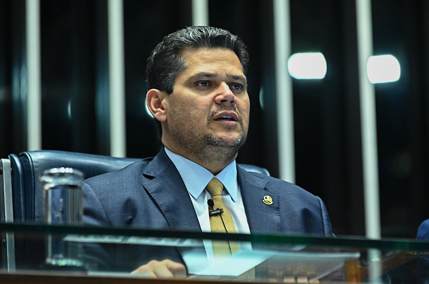 Mesa: 
presidente do Senado Federal, senador Davi Alcolumbre (União-AP).