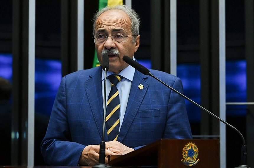 Em discurso, à tribuna, senador Chico Rodrigues (PSB-RR).