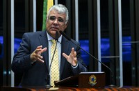 Girão cita viagem em jato, suposta extorsão e quer lobista na CPI das Bets