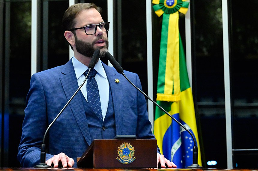 Em discurso, à tribuna, senador Jorge Seif (PL-SC).