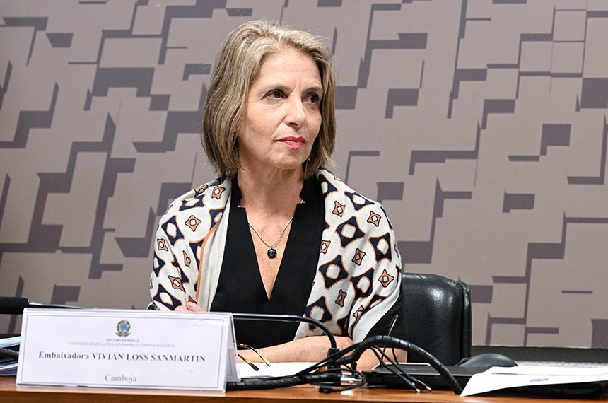 Mesa: 
indicada para exercer o cargo de embaixadora do Brasil no Reino do Camboja (MSF 19/2025), Vivian Loss Sanmartin. 