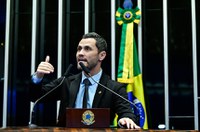 Cleitinho critica julgamento do STF sobre marco da internet