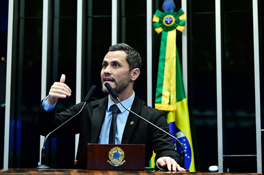 Em discurso, à tribuna, senador Cleitinho (Republicanos-MG).
