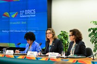 Igualdade e inclusão digital marcam debate de mulheres parlamentares do Brics