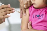 CAS vota liberação de pais do trabalho para vacinação de filhos