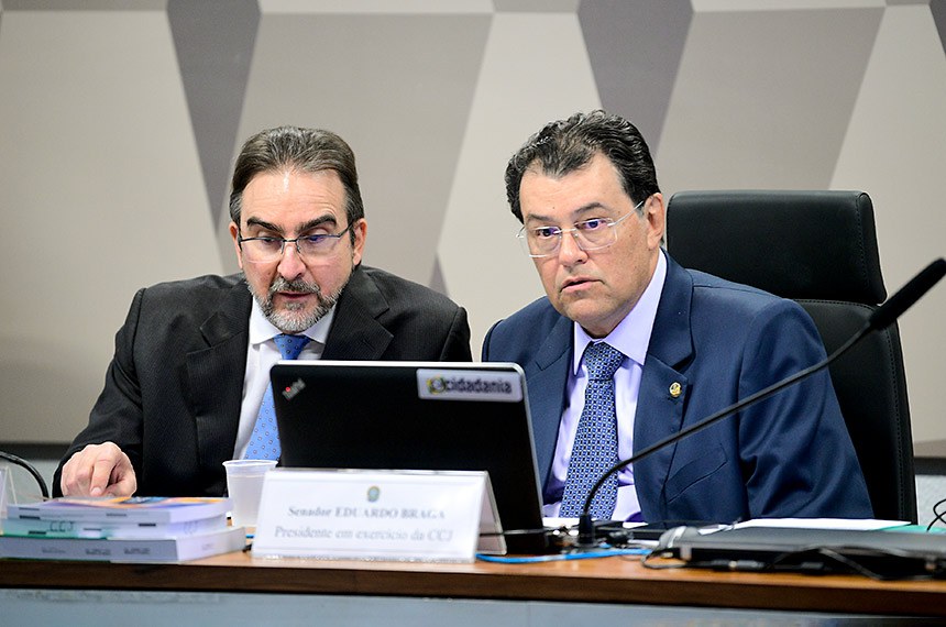 Mesa:
secretário extraordinário da Reforma Tributária do Ministério da Fazenda, Bernard Appy;
presidente em exercício da CCJ e relator da PEC 45/2019, senador Eduardo Braga (MDB-AM).