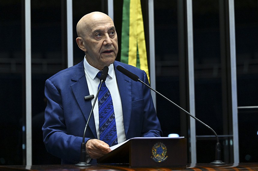 Em discurso, à tribuna, senador Confúcio Moura (MDB-RO). 