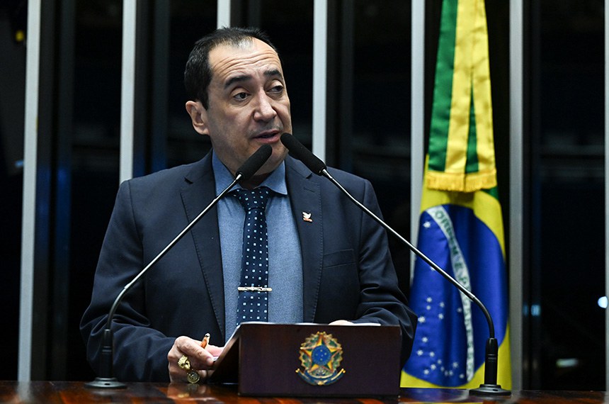 Em discurso, à tribuna, senador Jorge Kajuru (PSB-GO).