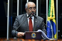 Paim comemora sanção de lei que amplia cotas no serviço público