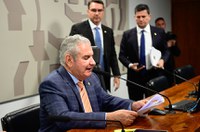 Avança criação de exigências para contratação de funcionários de escolas