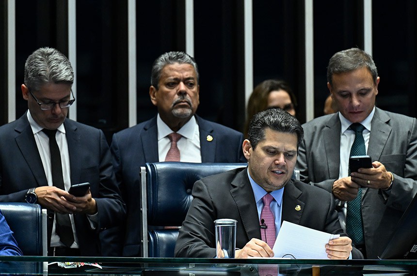 Mesa: 
senador Alessandro Vieira (MDB-SE); 
senador Dr. Hiran (PP-RR);
senador Marcio Bittar (União-AC)
presidente do Senado Federal, senador Davi Alcolumbre (União-AP).