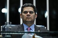 Davi recebe prefeitos para tratar de regulamentação da reforma tributária